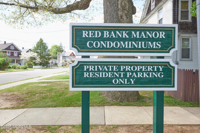 Building Photo - 158 Manor Dr