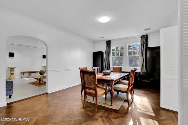 Building Photo - 589 Westwood Ave