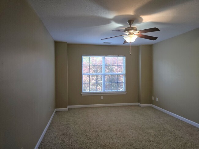 Building Photo - 932-p932 Windmill Pkwy