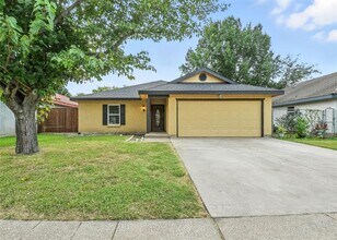 Building Photo - 3529 Alexandria Dr
