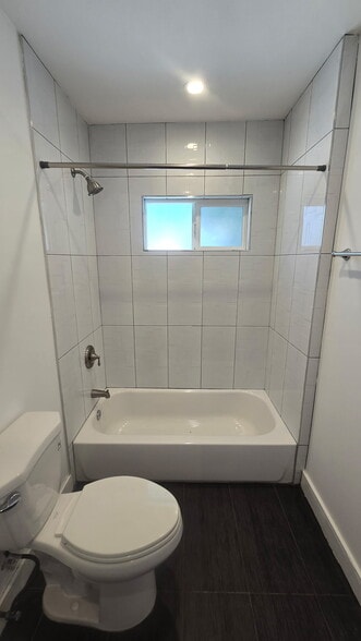 Building Photo - 6724 Simpson Ave