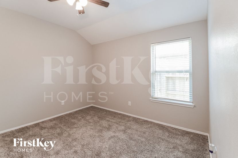 Building Photo - 15214 Stulan Burn Dr