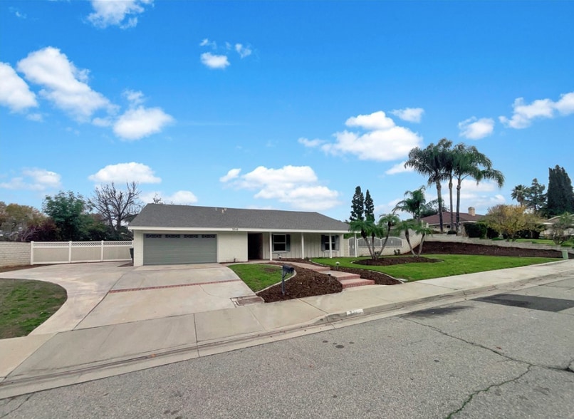 Building Photo - 5540 Royal Hill Dr