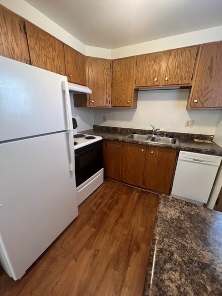 Building Photo - 2414 Brentwood Pky