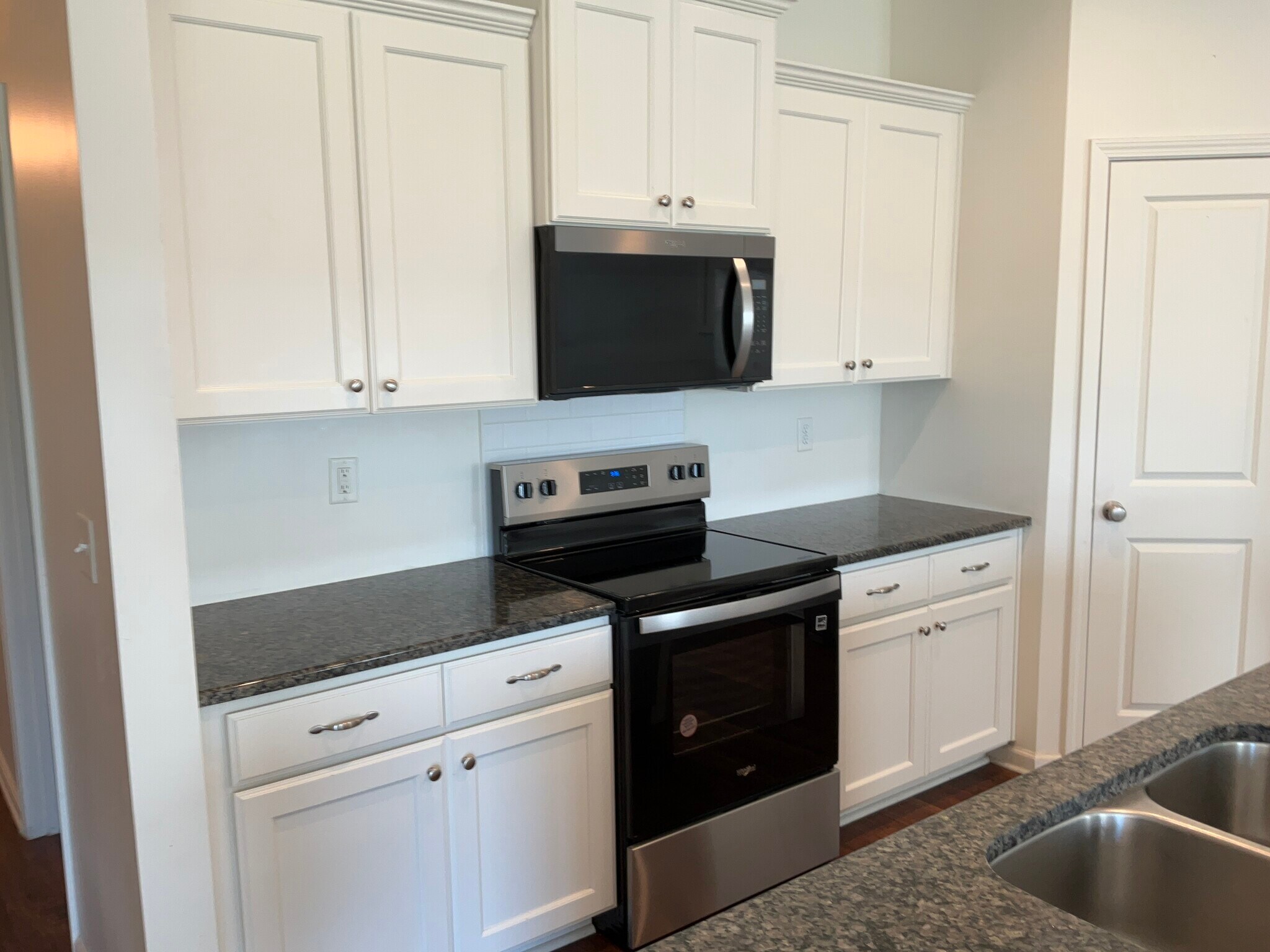Building Photo - 8116 Golden Bamboo Dr