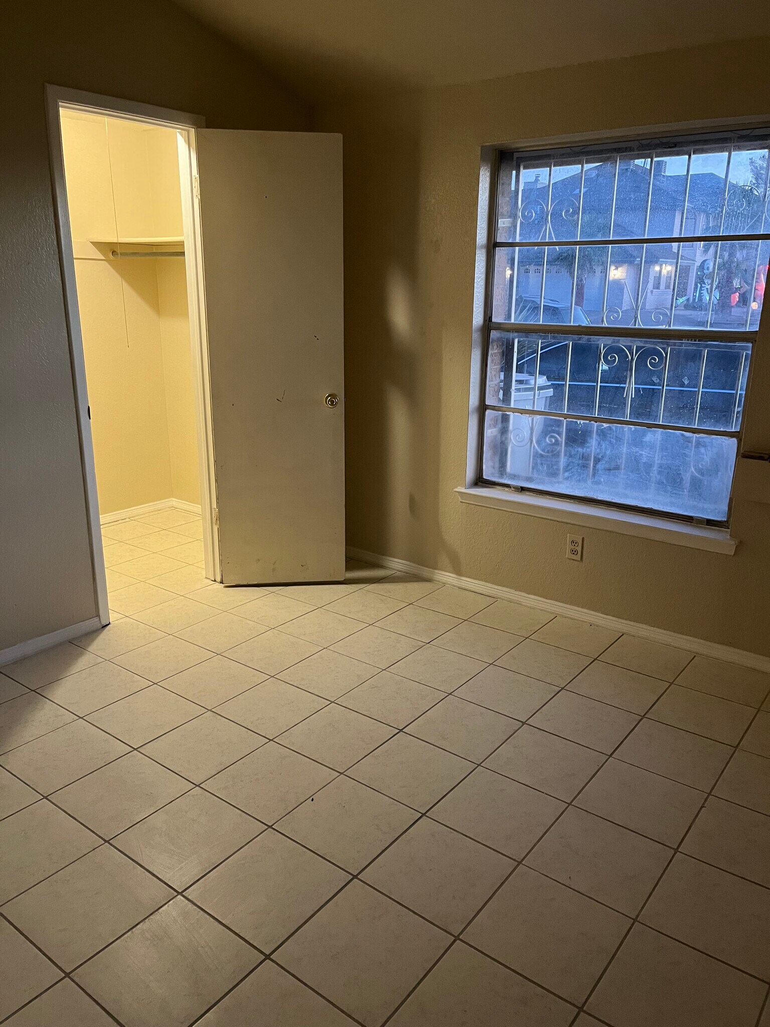 Building Photo - 11631 James Watt Dr