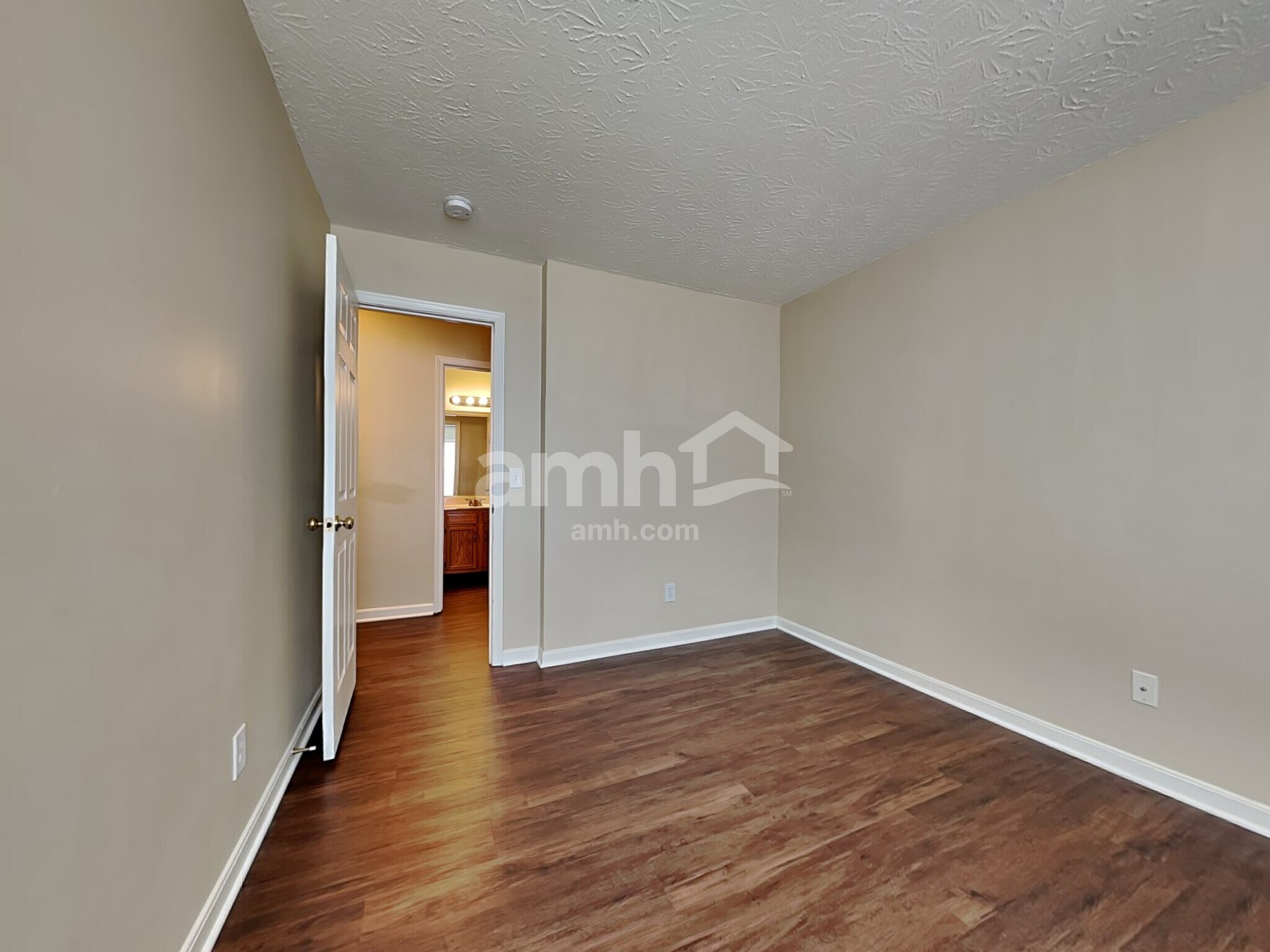 Building Photo - 315 Keswick Dr