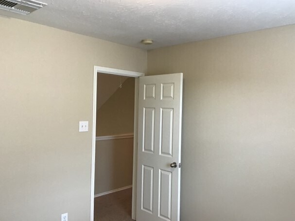 Building Photo - 2026 Acorn Glen Trl
