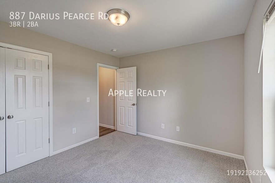 Building Photo - 887 Darius Pearce Rd