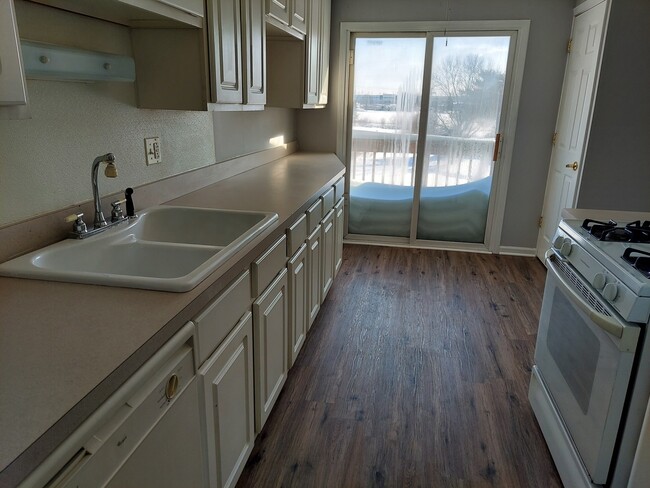 Building Photo - 1997 Tall Oaks Dr