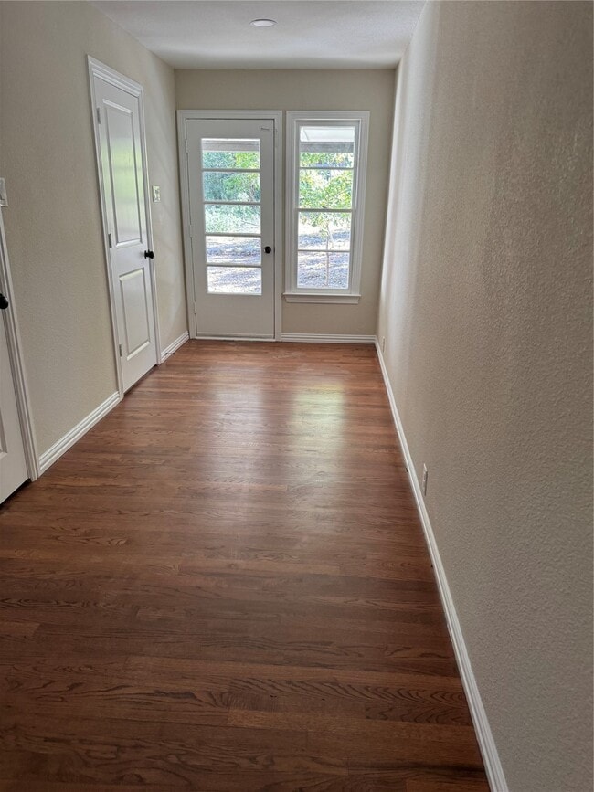 Building Photo - 805 Ross Trail