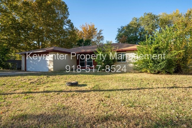 Building Photo - 3 Bed / 2 Bath / Near Tulsa Arts District