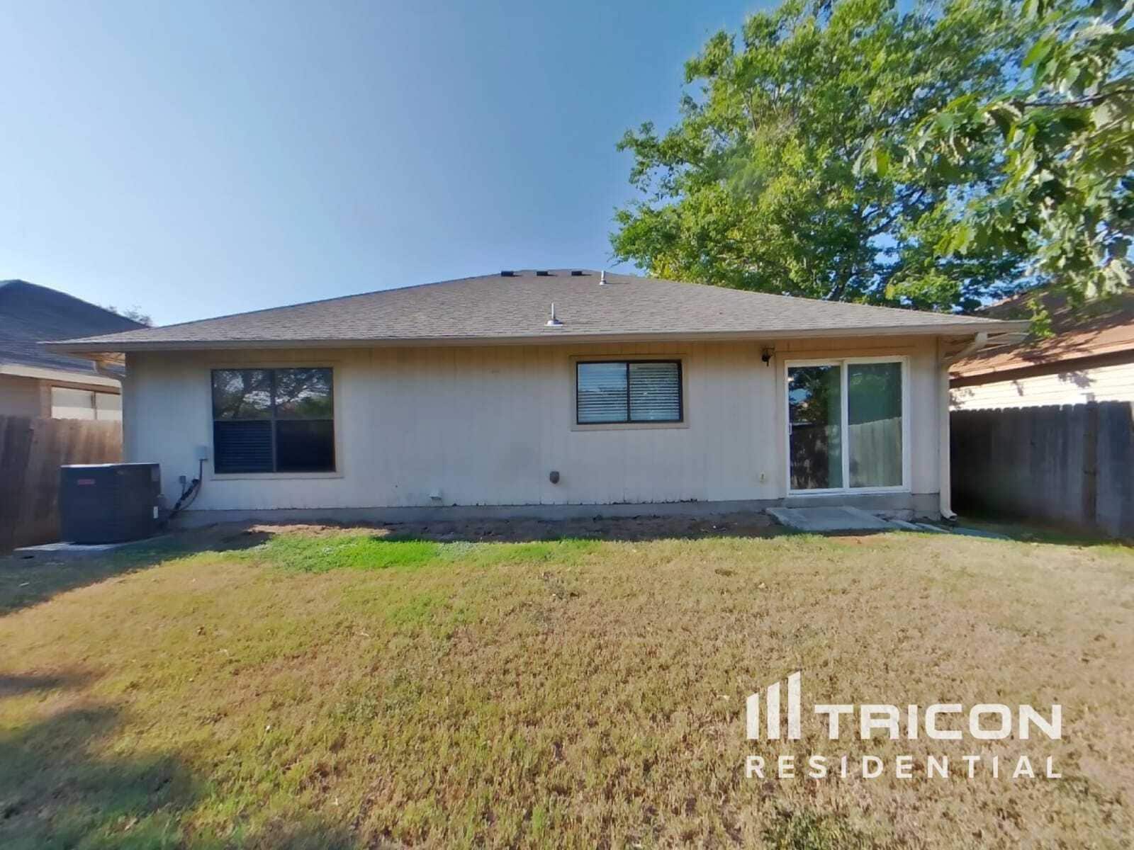 Building Photo - 6703 Beech Trail Dr