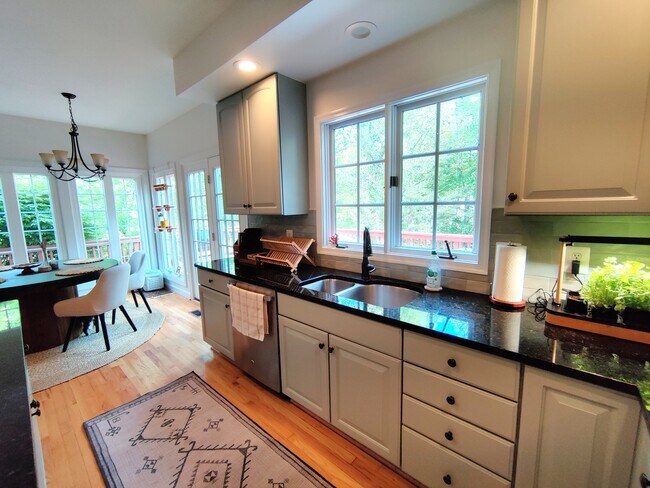 Building Photo - 7500 Tahoe Ct