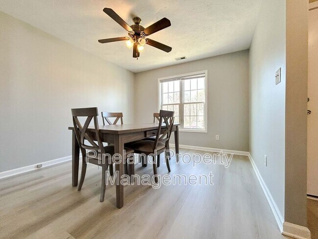 Building Photo - 341 Kingdom Estate Dr