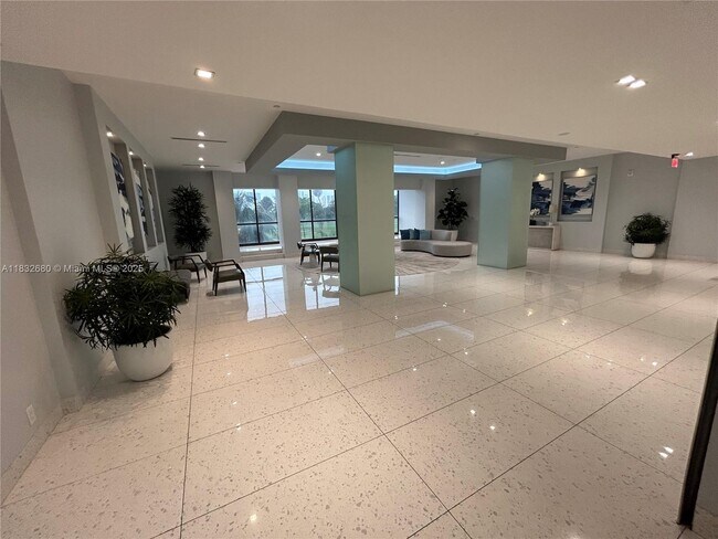 Building Photo - 20335 W Country Club Dr
