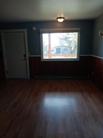 Building Photo - 430 S Holladay Dr