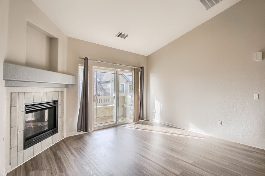 Building Photo - 9622 W Coco Cir