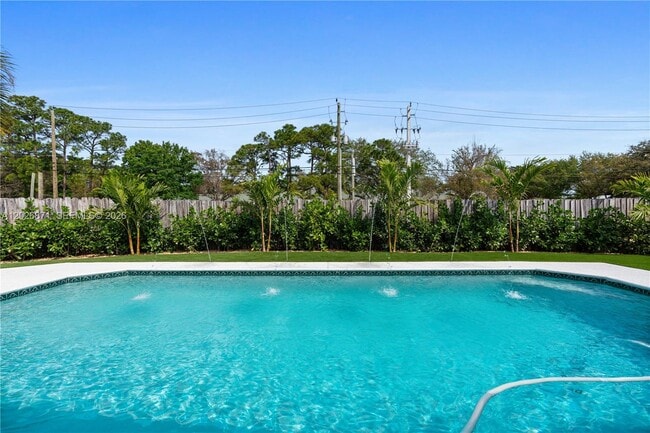 Building Photo - 5923 Loxahatchee Pines Dr