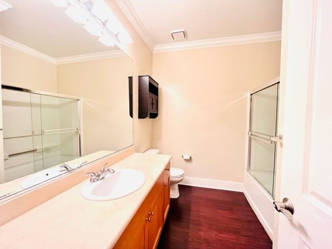 Building Photo - Beautiful, Lower-Level 2BD/2BA, Corner Con...