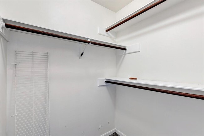 Building Photo - 7703 Pine Cup Dr