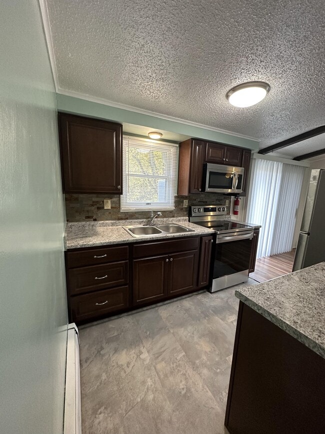 Building Photo - 61 Belgium Hill Rd