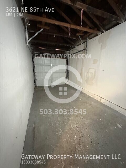 Building Photo - 3621 NE 85th Ave