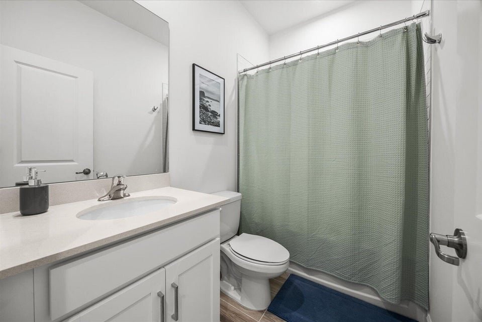 Building Photo - 14042 SW Thorens Dr