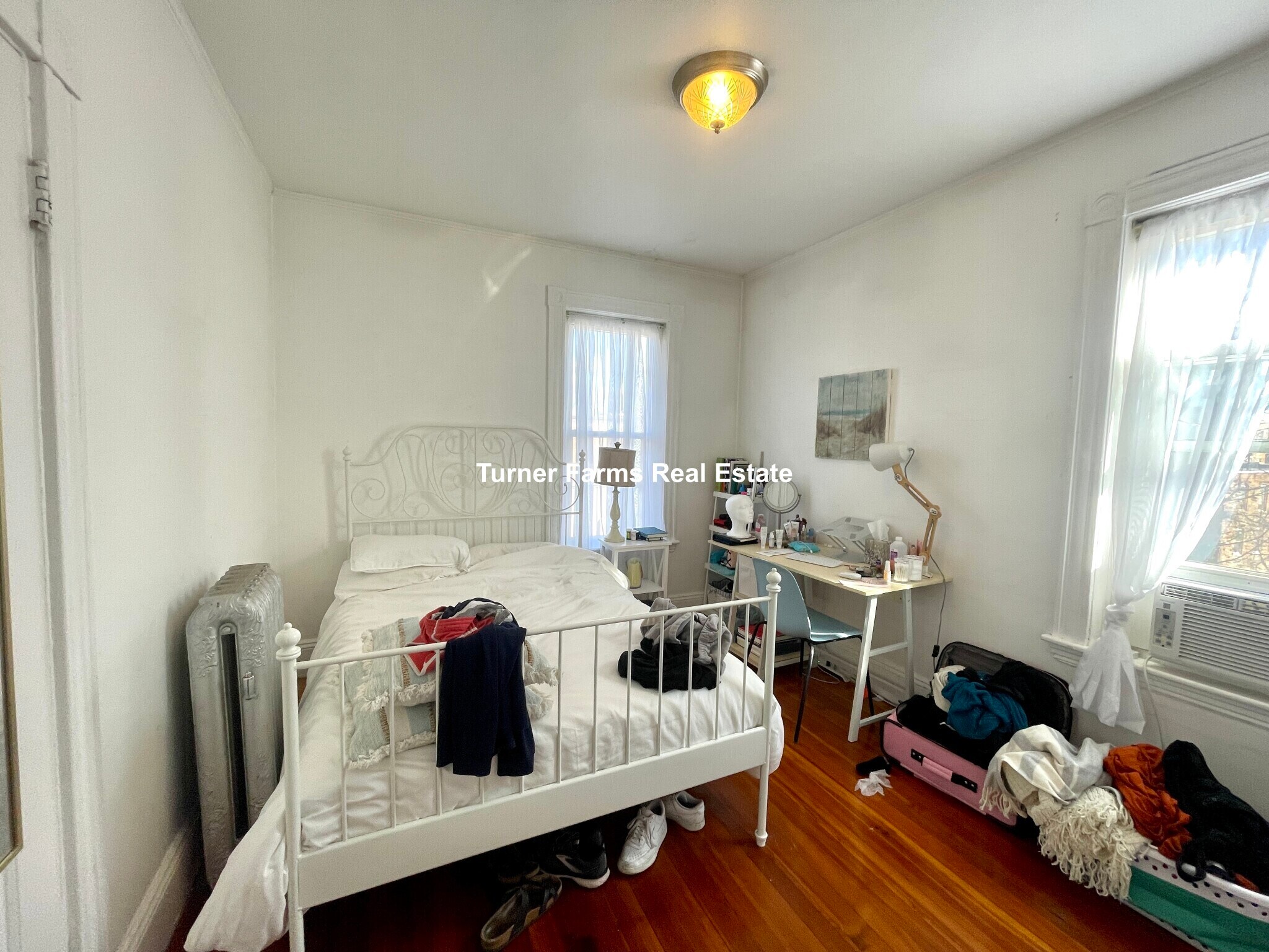 Building Photo - 162 Kelton St