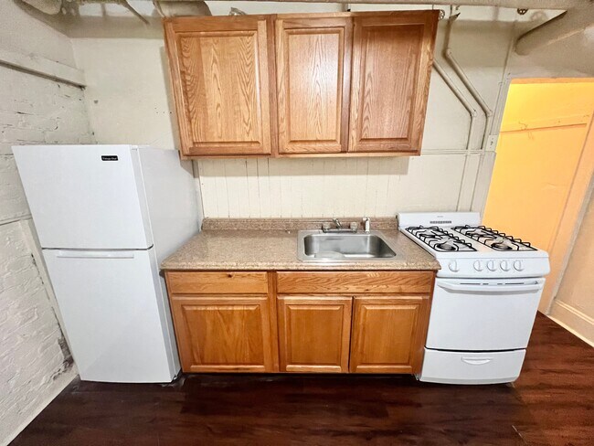 IMG_0828 - Cross Apartments