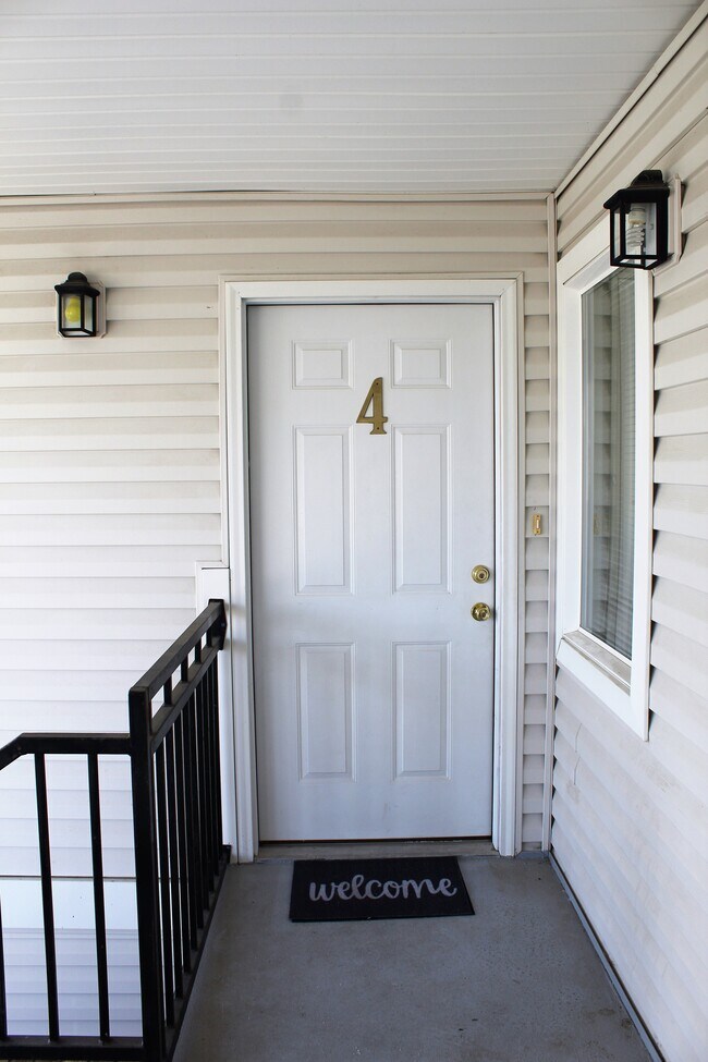 Building Photo - 950 52nd Ave Ct