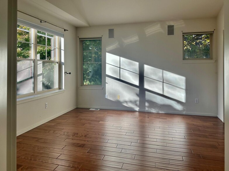 Building Photo - 9231 158th Pl NE