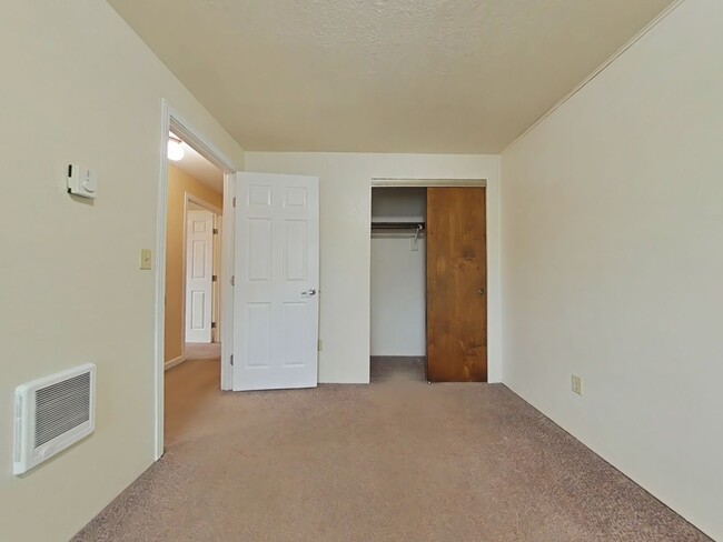 Building Photo - WINTER SPECIAL ~ $945 OFF FIRST MONTH RENT