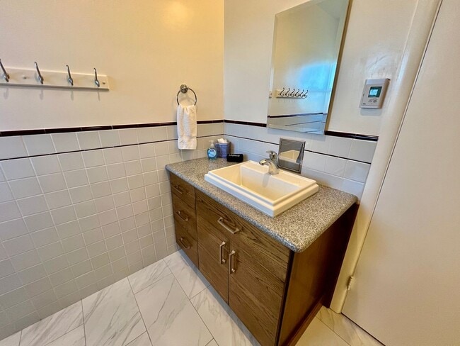 Building Photo - Charming Furnished Home in PG available May 01, 2026!