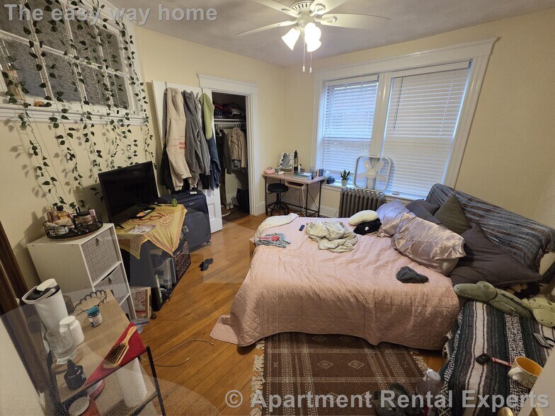 Building Photo - 25 Fairfield St