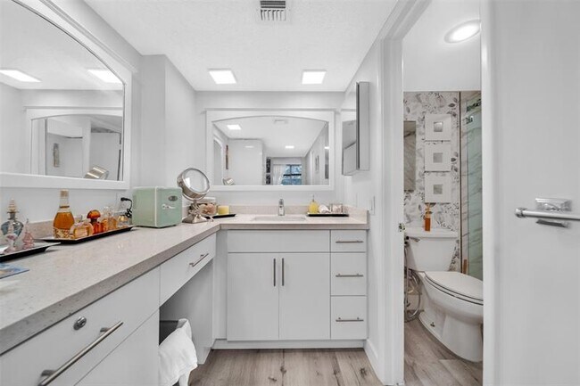 Building Photo - 903 Cypress Grove Dr