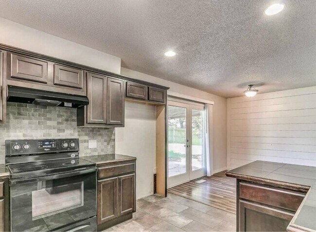 Building Photo - 309 Kimberly Ln