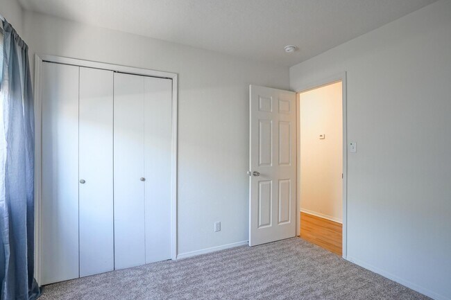 Building Photo - 3146 Chama Meadows Dr NE