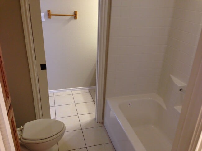 Building Photo - 2821 Frazier Ave