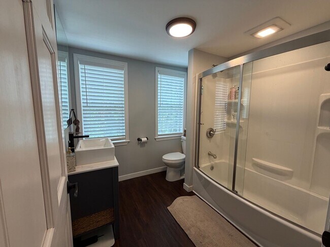 Building Photo - !!Fully Remodeled Row Home in the Heart of Lancaster City!!