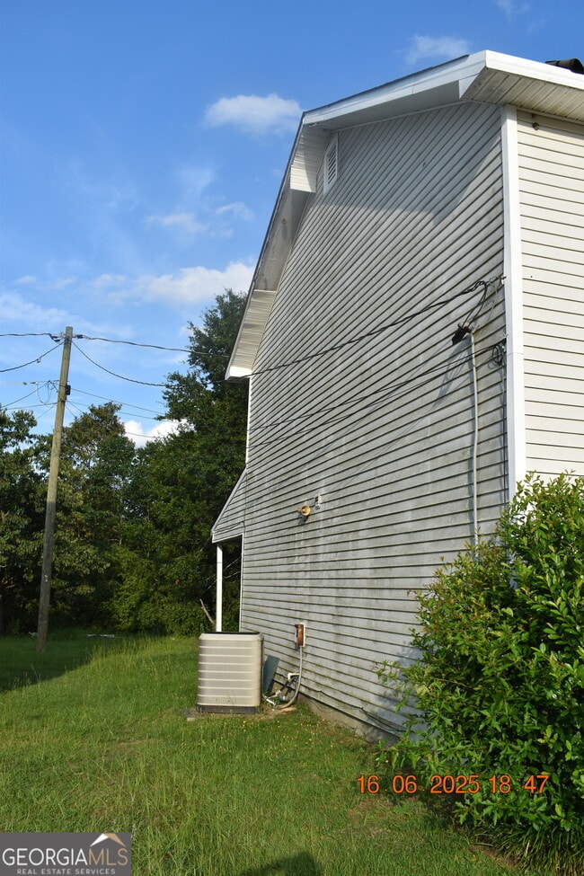 Building Photo - 4934 Log Cabin Dr