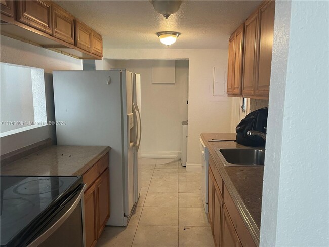 Building Photo - 7811 NW 66th Terrace