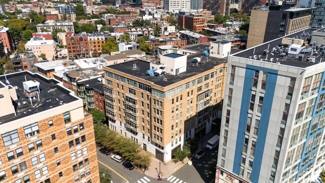 Building Photo - 10 Regent St