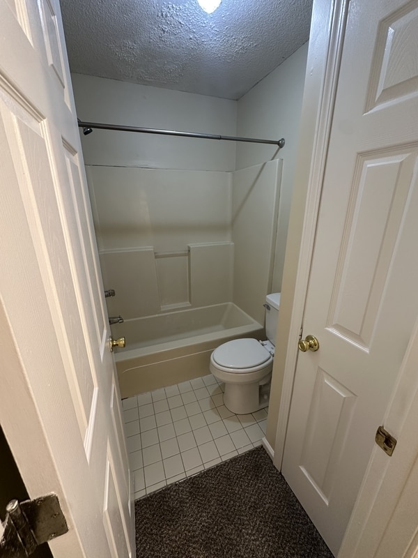 Building Photo - 6968 Bellevue Trce