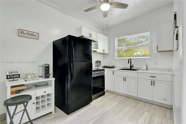 Building Photo - 1205 NW 3rd Ave