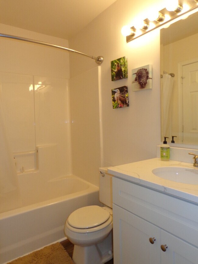 Building Photo - GREAT NECK LANDING CONDO