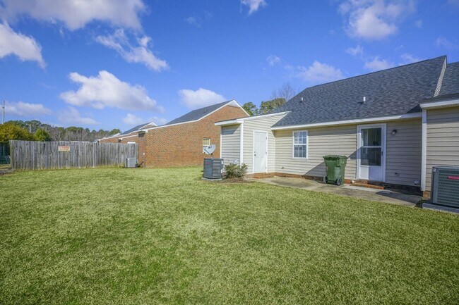 Building Photo - 3418 Pear Tree Ct NW