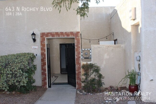 Building Photo - 643 N Richey Blvd