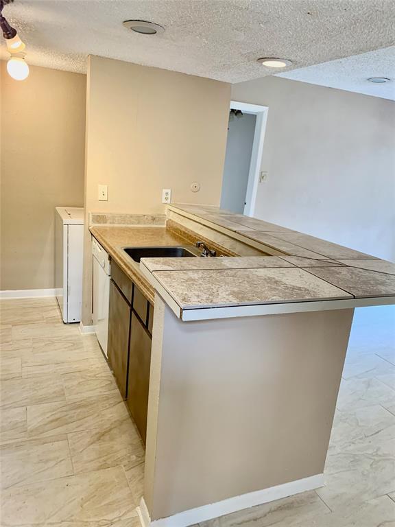 Building Photo - 1900 Bay Area Blvd