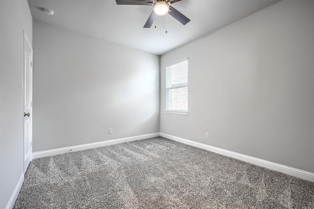 Building Photo - 724 Portina Dr